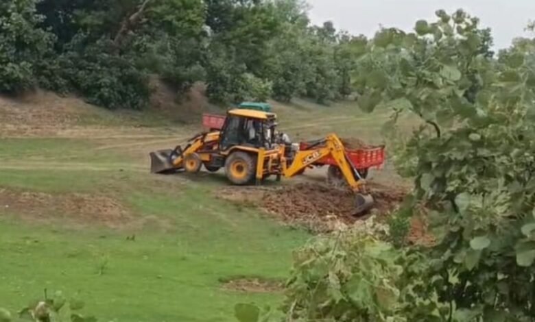 देवरीकला में मिट्टी का अवैध खनन हुआ बेलगाम, विभाग के अधिकारी बने मूक दर्शक