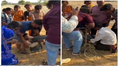 बारातियों ने बांधकर की शरारती युवक की पिटाई, वीडियो वायरल....