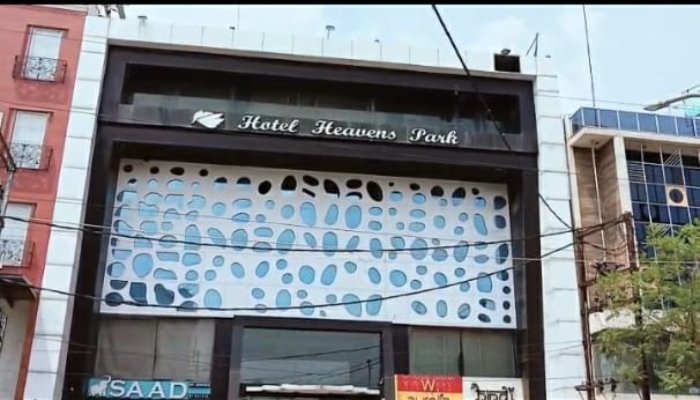 मिर्ची पाउडर छिड़कर बाउंसर पर जानलेवा हमला, जांच में जुटी पुलिस