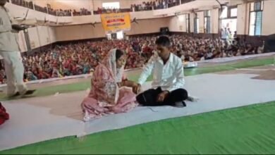 बिना दहेज के 17 मिनट में 4 जोड़े विवाह के बंधन में, समाज को मिला नया संदेश
