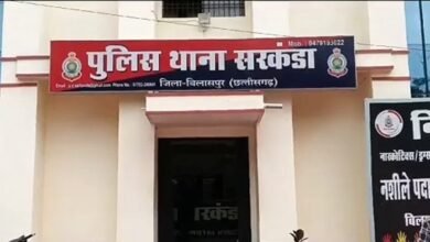 युवा नेता का फ्लेक्स बना व्यापारी की मौत का कारण, अधिकारी जांच के नाम पर झाड़ रहे पल्ला