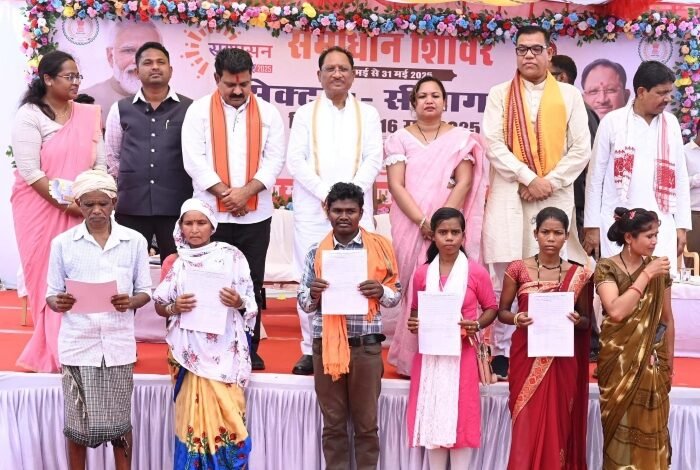 Good Governance Tihar: CM साय पहुंचे सीतागांव समाधान शिविर, 132 केवी सब स्टेशन, प्राथमिक स्वास्थ्य केंद्र और हायर सेकेंडरी स्कूल उन्नयन की करी घोषणाएं 1 CM साय पहुंचे सीतागांव समाधान शिविर, 132 केवी सब स्टेशन, प्राथमिक स्वास्थ्य केंद्र और हायर सेकेंडरी स्कूल उन्नयन की करी घोषणाएं