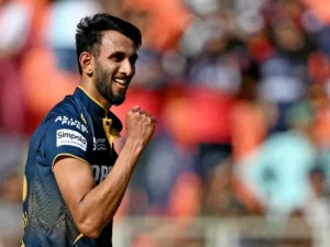 IPL 2025: इन 5 गेंदबाजों ने मचाया धमाल, पर्पल कैप की रेस में सबसे आगे 3 CRICKET IND IPL T20 GUJARAT DELHI 43 1745065076008 1745065105775