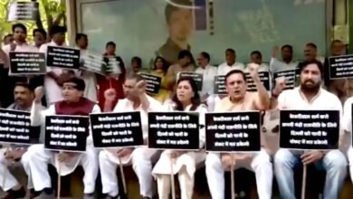 Political News: पूर्व CM अरविंद केजरीवाल के घर बीजेपी का हल्लाबोल, कहा- पाकिस्तान के समर्थन में आप पार्टी 9 पूर्व CM अरविंद केजरीवाल के घर बीजेपी का हल्लाबोल, कहा- पाकिस्तान के समर्थन में आप पार्टी