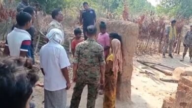 हाथियों का तांडव: गांव में घुसकर 2 महिलाओं को कुचला, 2 की मौत 1 घायल