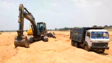 महासमुंद: 11 ग्राम पंचायतों को अवैध रेत उत्खनन पर नोटिस, सरपंचों से मांगा जवाब 9 IMG 20250501 150142