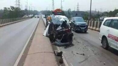 भिलाई फ्लाईओवर पर भीषण हादसा: ट्रक से टकराई तेज रफ्तार इनोवा, कार चकनाचूर, ड्राइवर का पैर टूटा 10 IMG 20250511 145826