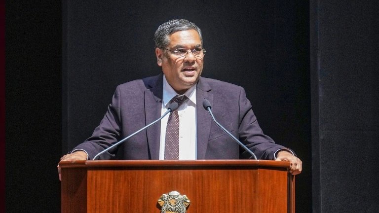 CJI संजीव खन्ना रिटायर, कहा- अब कोई पद नहीं लूंगा, लेकिन कानून से जुड़ा रहूंगा 1 IMG 20250513 134836