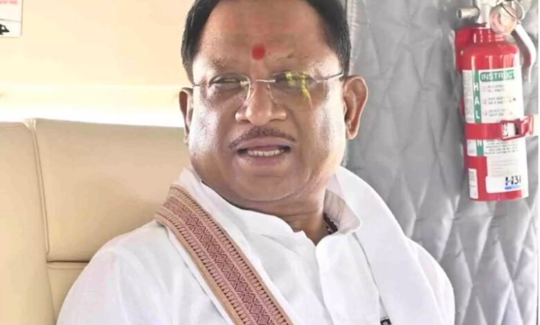 नक्सल गढ़ में सीएम विष्णुदेव साय का दौरा, जवानों का बढ़ाया हौसला, विकास की नई रणनीति पर फोकस 1 IMG 20250515 124438