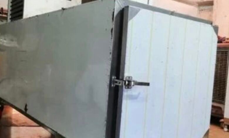 सिम्स मरच्यूरी में लापरवाही – 18 लाख की मशीनें बनी शोपीस,नए फ्रीजर बंद, पुराने से उठ रही बदबू 1 IMG 20250515 170258