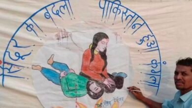 भिलाई: भारतीय सेना के सम्मान में बनाई गई पेंटिंग बनी लोगों के आकर्षण का केंद्र 5 IMG 20250516 150408