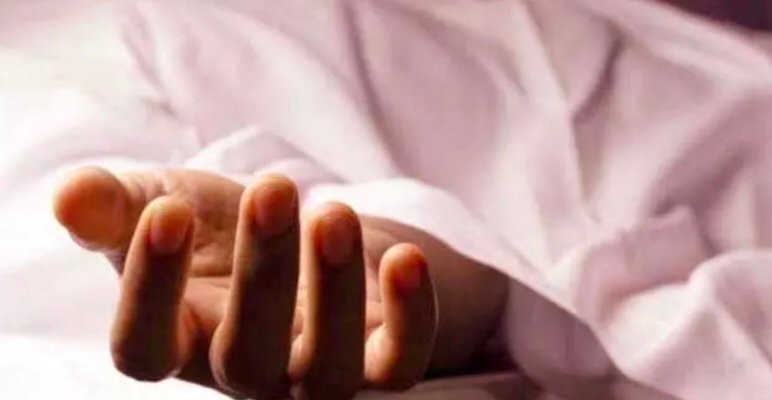 जंगल में मिला अधेड़ का शव, इलाके में फैली सनसनी 1 IMG 20250518 124006