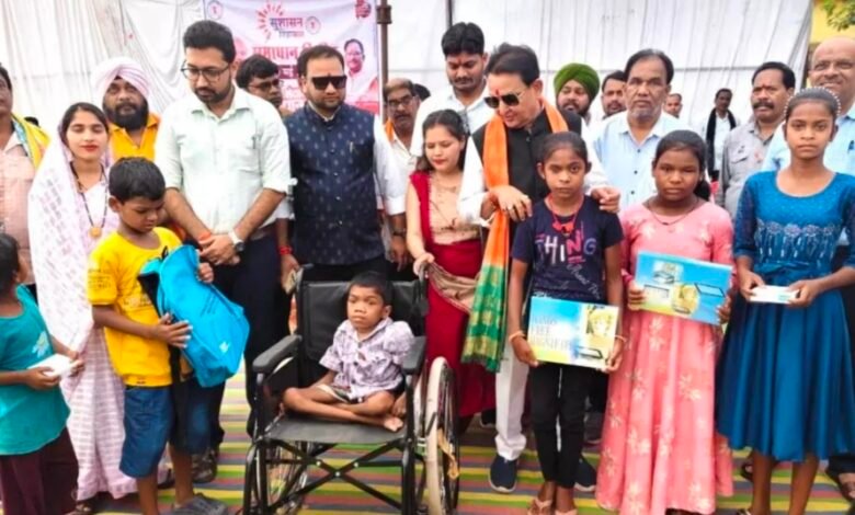 महासमुंद: समाधान शिविर में 8 दिव्यांग बच्चों को बांटे गए सहायक उपकरण 1 IMG 20250521 154410