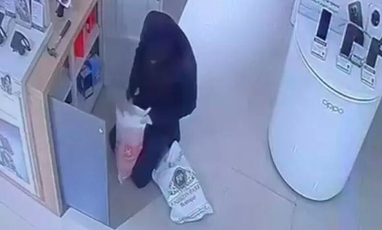 रायपुर: रिलायंस डिजिटल स्टोर से 20 लाख के IPhone चोरी 1 IMG 20250528 145850