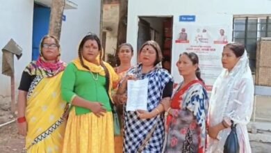 किन्नर समुदाय ने राजा किन्नर पर लगाए गंभीर आरोप, SP को सौंपा ज्ञापन