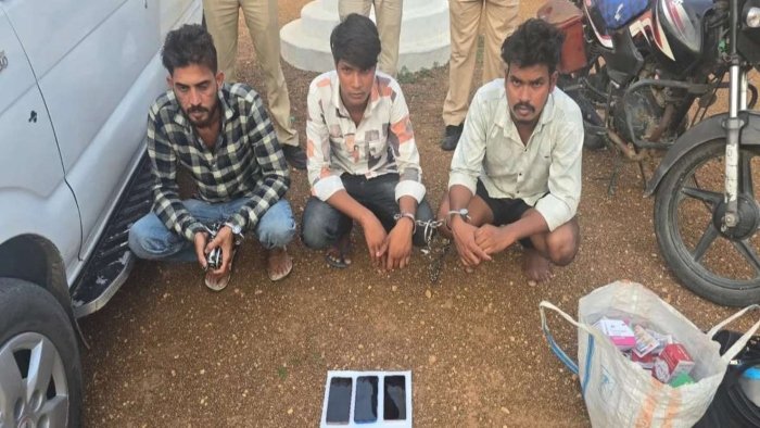 फार्मासिस्ट की हत्या, 1 नाबालिग समेत 4 आरोपी गिरफ्तार