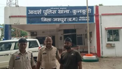 2 साल से फरार लूट का आरोपी गिरफ्तार, पुलिस ने झारखंड से दबोचा