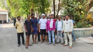 भीषण गर्मी में पानी की किल्लत से ज़ुझ रहे लोग, मोहल्लेवासियों ने की बोर की मांग