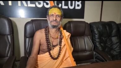 Press conference: शंकराचार्य संस्थान के पीठाधीश्वर यदुनंदन सरस्वती ने की प्रेसवार्ता, कहा- शंकराचार्यों ने दीक्षा देने की फैक्ट्री खोल रखी है, सनातन धर्म की हम रक्षा करेंगे यह कहना अहंकार है 5 शंकराचार्य संस्थान के पीठाधीश्वर यदुनंदन सरस्वती ने की प्रेसवार्ता, कहा- शंकराचार्यों ने दीक्षा देने की फैक्ट्री खोल रखी है, सनातन धर्म की हम रक्षा करेंगे यह कहना अहंकार है