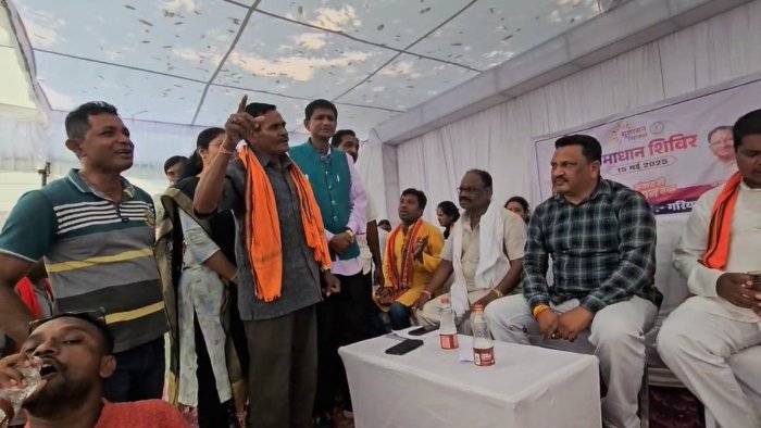 समाधान शिविर में जमकर मचा बवाल, शराब दुकान नहीं हटाने पर दी आंदोलन की चेतावनी, इधर सस्पेंड BEO ने दी आत्महत्या की धमकी