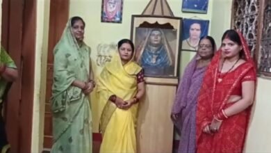तंबोली परिवार में बहुओं ने सास की मूर्ति बनवाकर निभाया अनमोल रिश्ता, निधन के बाद भी करती हैं रोज़ पूजा