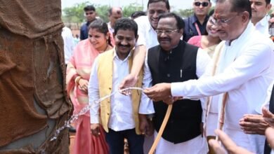 CM साय अचानक पहुंचे अछोटी, निर्माणाधीन महतारी सदन का लिया जायजा, पानी से की तराई