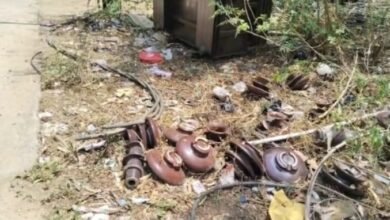 आंधी-तूफान से ब्लैक आउट, लोगों ने जोन कार्यालय में की तोड़फोड़