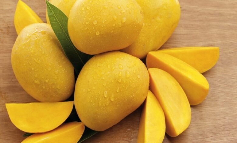 ज्यादा आम खाना पड़ सकता है भारी, जानिए कैसे? 1 आम