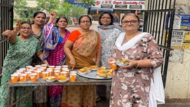 अवंती विहार में महिला मंडल ने गर्मी में ठंडा शरबत और प्रसादी का वितरण 6 image 2025 05 18T143022.223