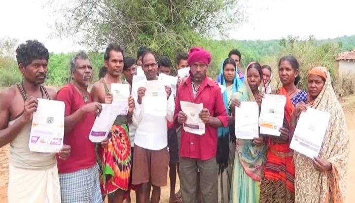 ये कैसा सुशासन: साय सरकार में उपेक्षा की मार झेल रहा ‘राष्ट्रपति के दत्तक पुत्रों’ का गांव पटपरटोला 1 image 2025 05 20T142407.999