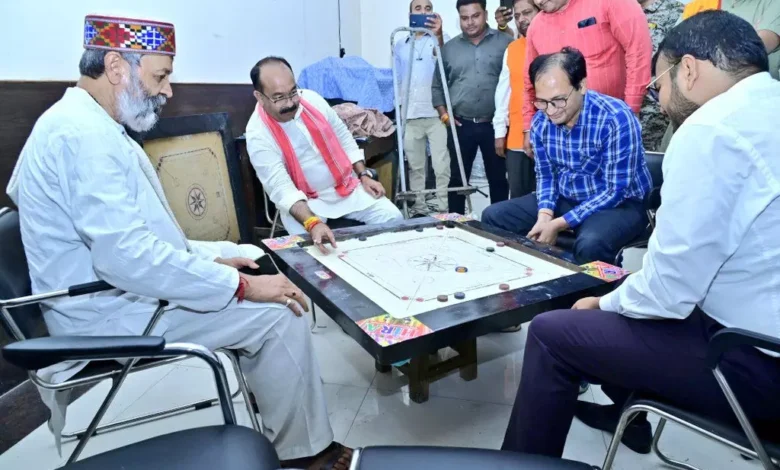 बिलासपुर में डिप्टी सीएम अरुण साव ने कैरम खेला, सामाजिक समरसता पर हुई चर्चा 1 4674492 untitled 20 copy
