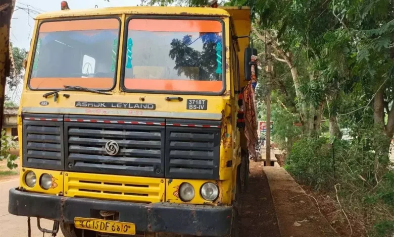 सरगुजा: ट्राले की चपेट में आकर बुजुर्ग की मौत, चालक और साथी फरार 1 4676272 untitled 15 copy