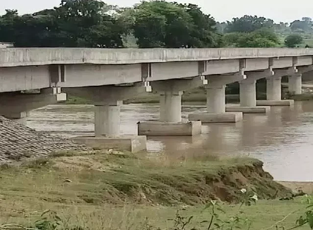 4700122 untitled 17 copy