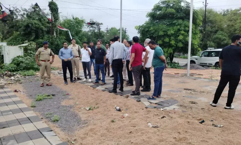 रायपुर में ट्रैफिक व्यवस्था सुधारने की तैयारी शुरू, कलेक्टर और एसएसपी ने किया दौरा 1 4708594 untitled 48 copy