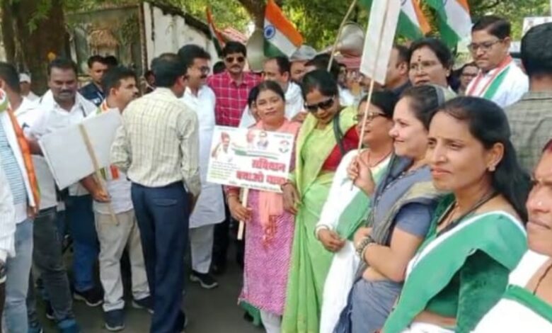 Congress campaign: कांग्रेस ने निकाली "संविधान बचाओ यात्रा", भाजपा पर बोला हमला 1 कांग्रेस ने निकाली "संविधान बचाओ यात्रा", भाजपा पर बोला हमला