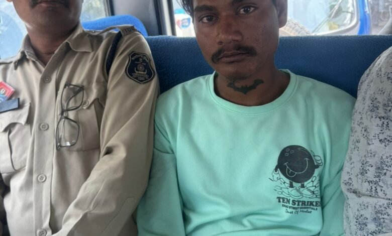 पुलिस ने हत्या के आरोपी को किया गिरफ्तार, सदरबाजार क्षेत्र में मिली थी युवक की लाश