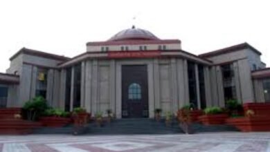 शादी के बाद अश्लील चैटिंग करती थी पत्नी, पति ने फैमिली कोर्ट में लिया तलाक, पत्नी पहुंची हाईकोर्ट