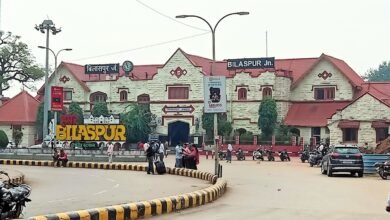 रेलवे प्रबंधन के दावे फेल, रेलवे स्टेशन की सेकेंड एंट्री दुर्दशा का शिकार