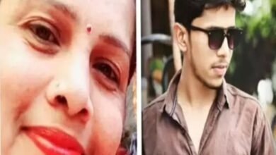 तेज रफ्तार कार अनियंत्रित होकर डिवाइडर से टकराई, मां-बेटे की मौत