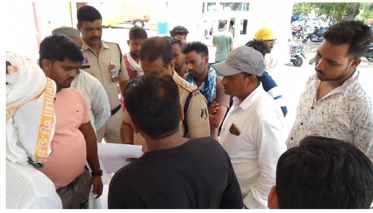 अवैध सीढ़ी विवाद ने पकड़ा राजनीतिक मोड़, ग्रामीणों ने की निष्पक्ष जांच की मांग 1 SADSDF