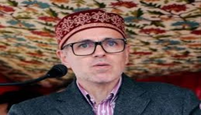 अमेरिका फायदे के लिए दोस्त बनाता है, उसे किसी की परवाह नहीं: उमर अब्दुल्ला का ट्रंप-मुनीर लंच पर बड़ा बयान 1 befunky 2025 5 6 9 39 41