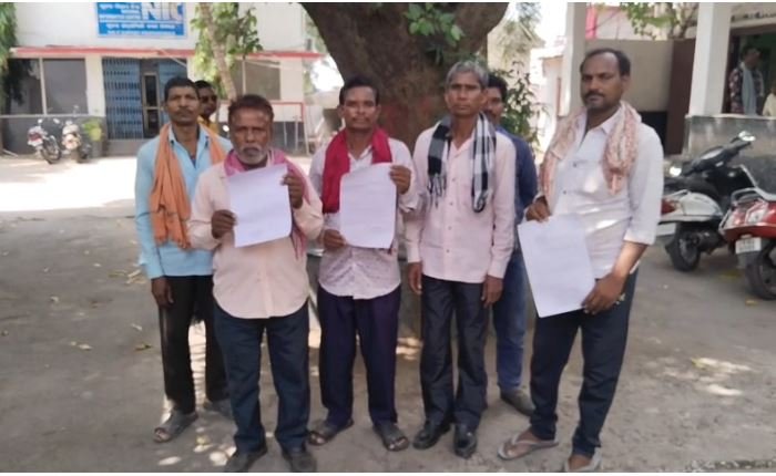 पीएम आवास योजना में बड़ी धांधली, किस्त जारी करने पांच हज़ार रूपए की मांग.. 1 Big scam in PM Housing Scheme