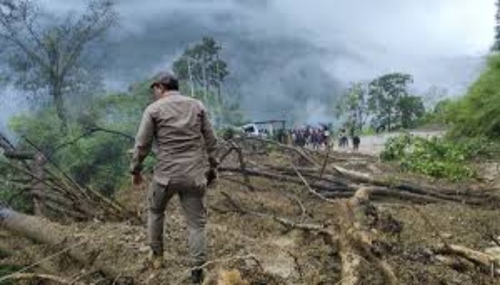 अरुणाचल प्रदेश में भारी बारिश और भूस्खलन से तबाही, 9 लोगों की मौत, सरकार ने मुआवजे का किया ऐलान 1 image 2025 06 02T104747.803