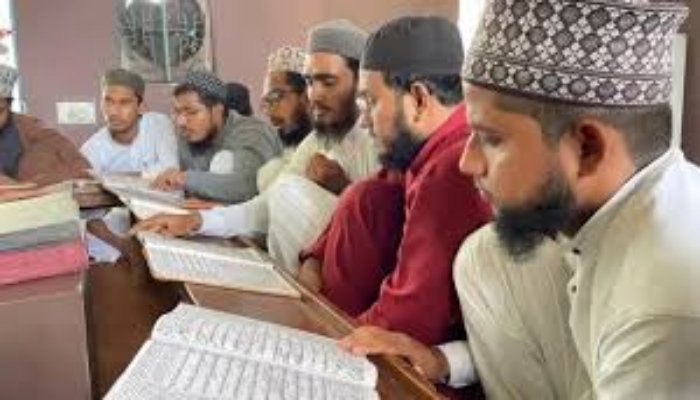 मदरसों-मस्जिदों से गुरुद्वारों तक BJP का पहुंच अभियान: अल्पसंख्यकों के बीच भरोसा और कल्याण योजनाएं लेकर उतरने की तैयारी 1 image 2025 06 10T115149.017