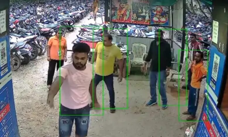 रेलवे पार्किंग ठेकेदार पर चाकू से हमला, हिस्ट्रीशीटर आरोपी गिरफ्तार 1 image 2025 06 15T115145.365