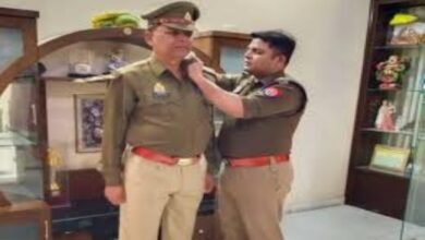 पिता-पुत्र की जोड़ी बनी मिसाल: एक साथ परीक्षा देकर हुए यूपी पुलिस में भर्ती 2 image 2025 06 16T112249.712