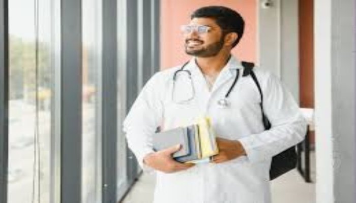 NEET 2025: कोलकाता मेडिकल कॉलेज में सिर्फ 40,500 रुपये में पूरी होती है MBBS की पढ़ाई 1 image 2025 06 24T121648.326