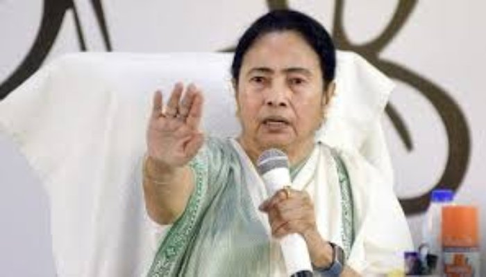 बंगाली बोलने पर 'बांग्लादेशी' ठहराने का आरोप, ममता बनर्जी ने उठाई आवाज 1 image 2025 06 25T114949.354