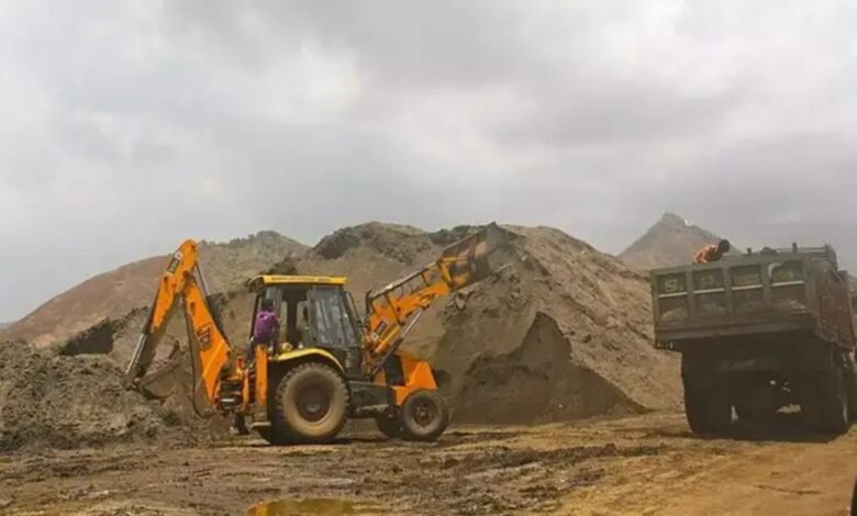 बिहार के 'पीले गोल्ड' पर EOU की बड़ी कार्रवाई, बालू माफिया के खिलाफ छापेमारी से हड़कंप 1 image 2025 06 26T105149.597