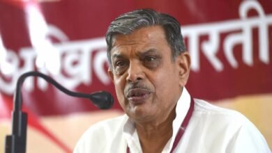 आपातकाल के 50 वर्ष: संघ ने की 'समाजवादी' और 'पंथनिरपेक्ष' शब्द हटाने की मांग, राहुल गांधी पर भी हमला 6 आपातकाल 50 वर्ष, राष्ट्रीय स्वयंसेवक संघ (RSS), दत्तात्रेय होसबाले संविधान प्रस्तावना, Emergency 50 years, Rashtriya Swayamsevak Sangh (RSS), Dattatreya Hosabale Constitution Preamble, Socialist and Secular words, Indira Gandhi government, Targeting Rahul Gandhi, समाजवादी और पंथनिरपेक्ष शब्द , इंदिरा गांधी सरकार, राहुल गांधी पर निशाना,